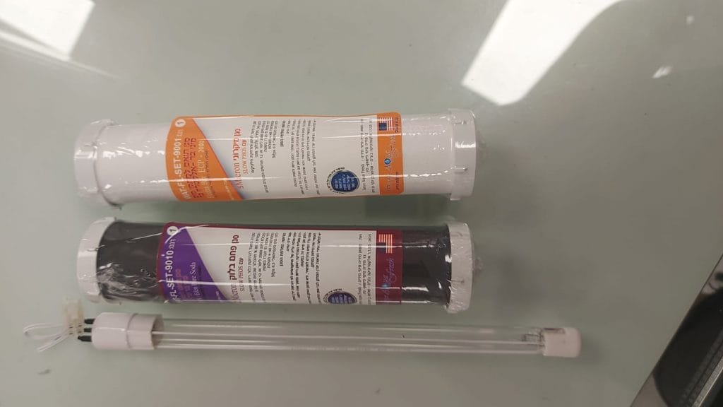 מסננים ומנורה